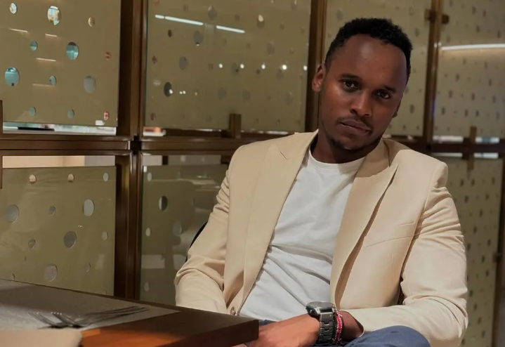 The only card Khalif Kairo has left is to get a chic with chums